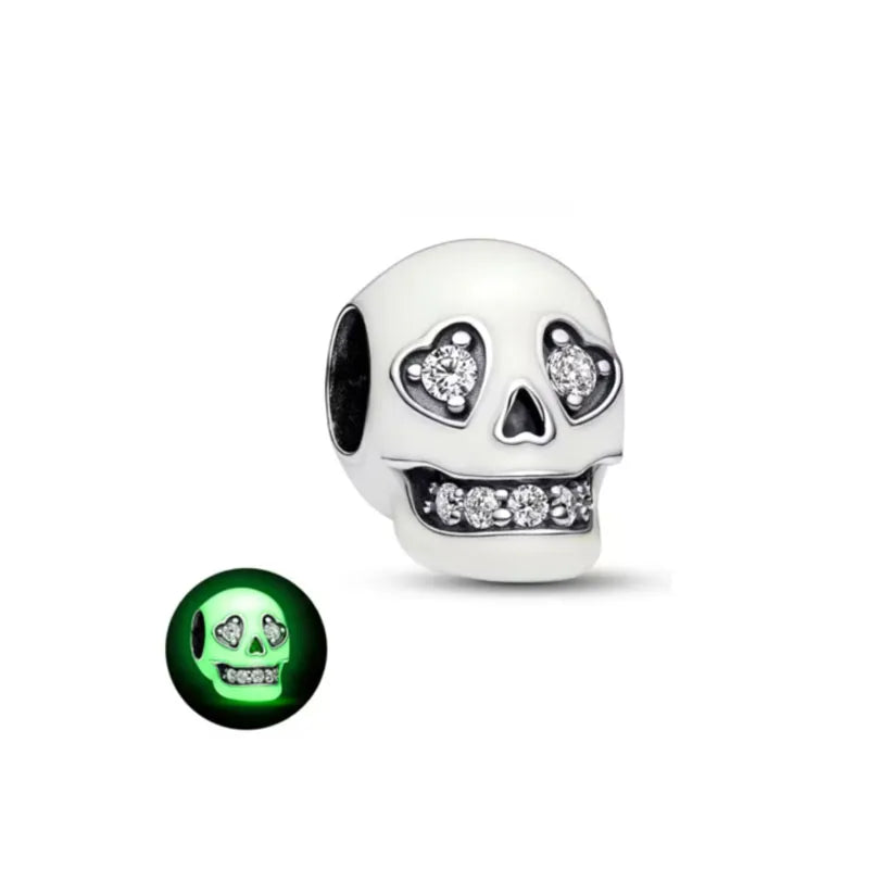 SilverSparkle Animal Skull Pendant - Dazzling DIY Jewelry for Bracelets