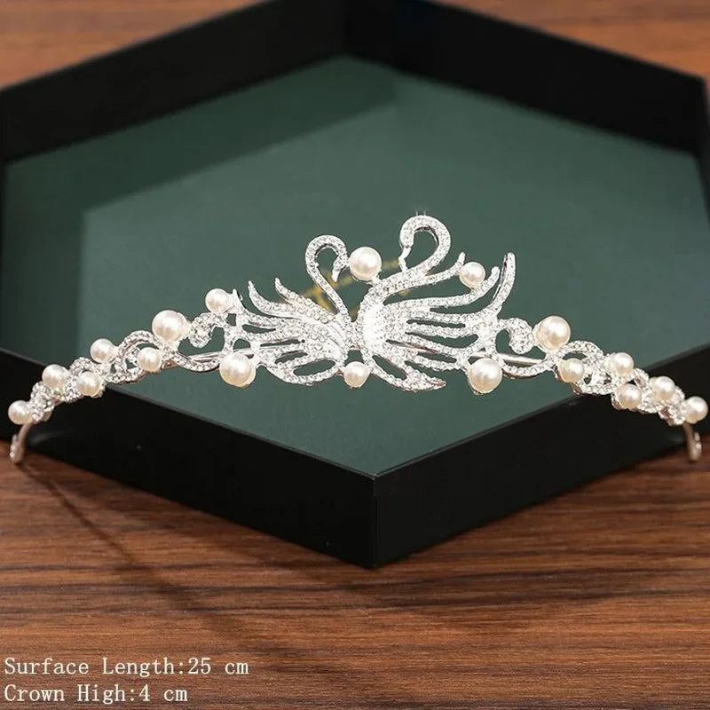 
Accessoires de cheveux de mariage couleur argent Couronne et diadème pour femmes Couronne de mariée Cristal Strass Diadèmes Couronnes de mariée
