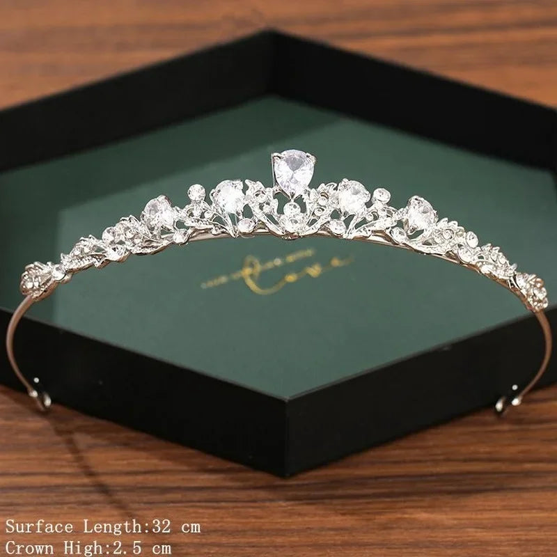 
Accessoires de cheveux de mariage couleur argent Couronne et diadème pour femmes Couronne de mariée Cristal Strass Diadèmes Couronnes de mariée