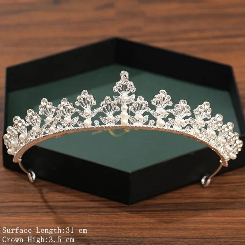
Accessoires de cheveux de mariage couleur argent Couronne et diadème pour femmes Couronne de mariée Cristal Strass Diadèmes Couronnes de mariée