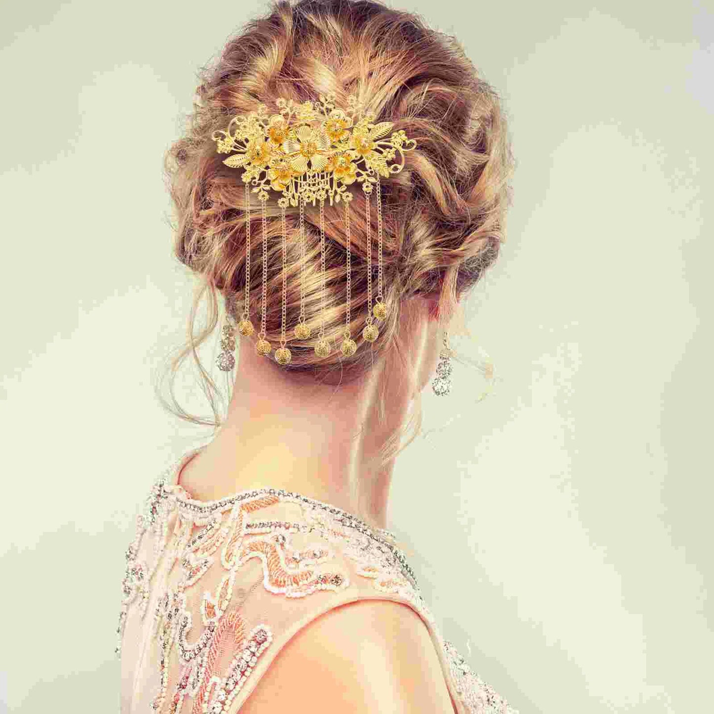 Vintage Charm Hairpin - Traditional Wedding Accessory with Elegant Tassels